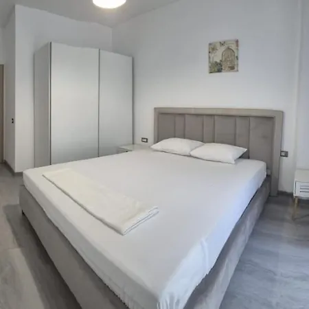 Kar N10 Mamaia Nord アパート *